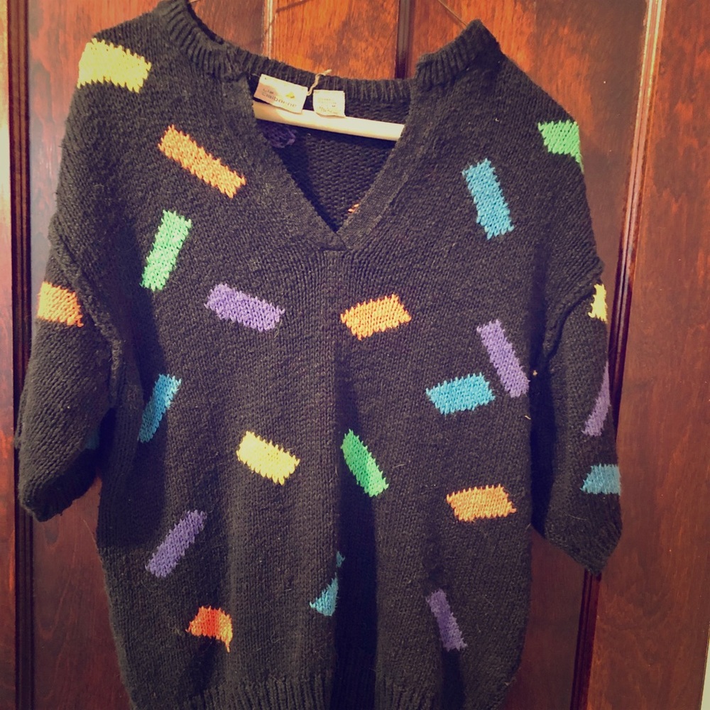 A Liz Claiborne Vintage 80s shortsleeved Sweater